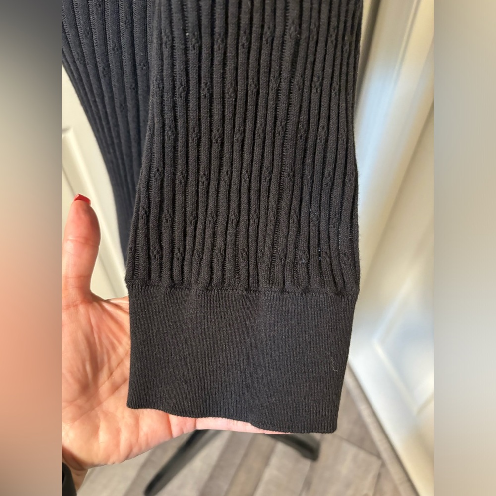 Gap Women’s Black Short Sleeve Sweater - Picture 3 of 7